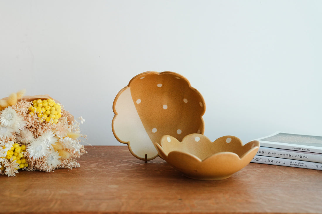 Chiho Yoshida 穗屋工房 Medium Yellow Flower Edge Deep Plate - CY32