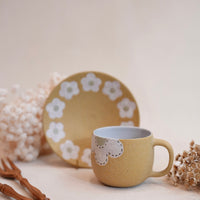 Kei Mitsumochi ミツ持啓 Flower Egg Shaped Mug and Saucer - Yellow KM77