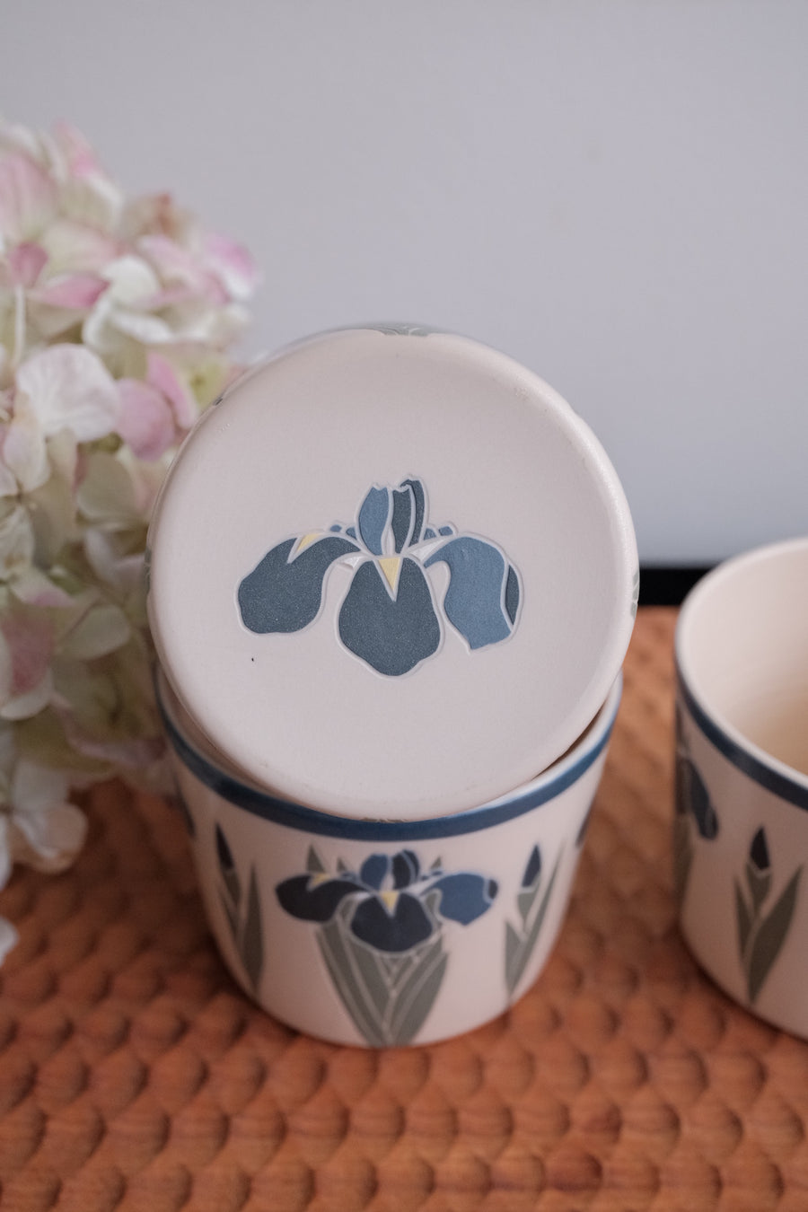 BAIYA Studio Handmade Iris Cup