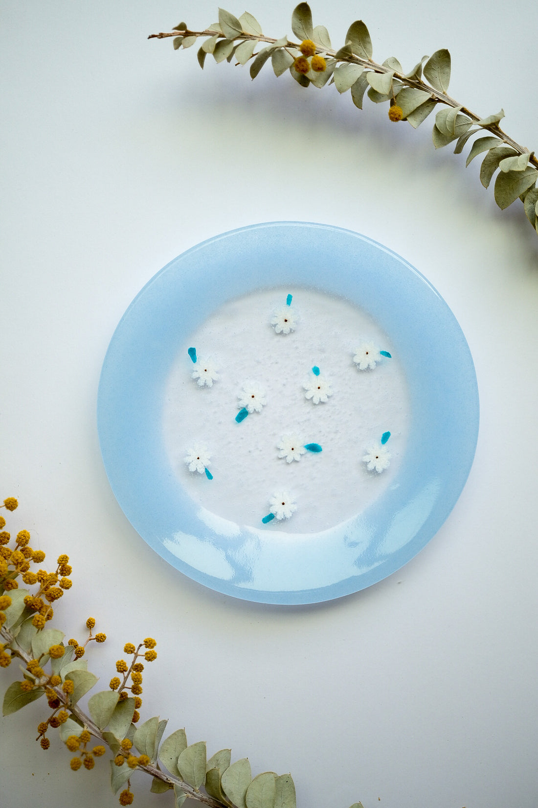 Fuji Glass Studio Flower Plate Blue Rim 13cm