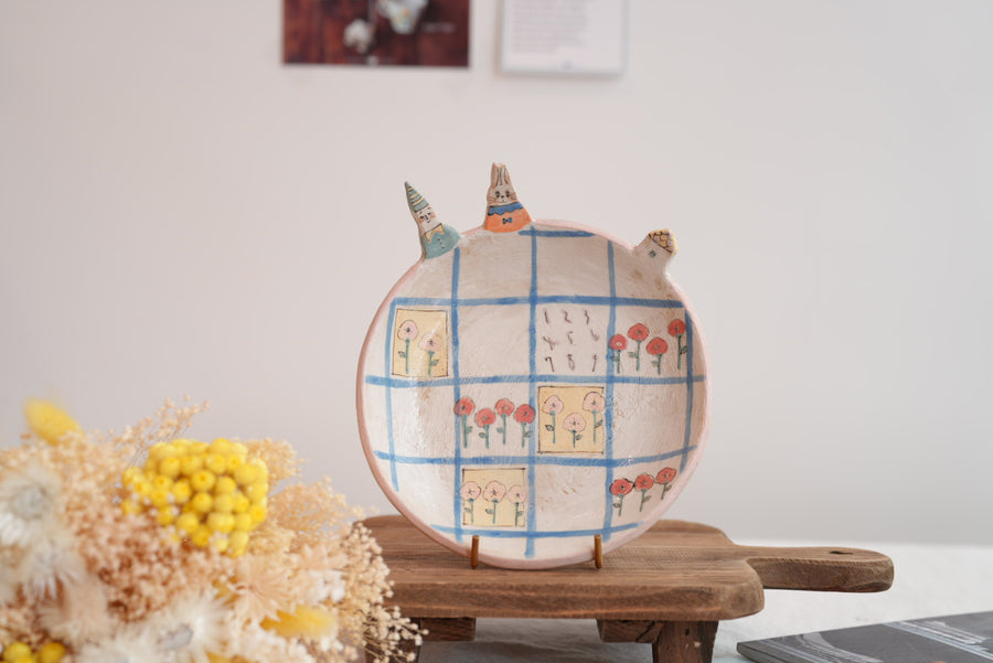 Cozy Nook - Checkered Pattern Round Plate- CN07 #1