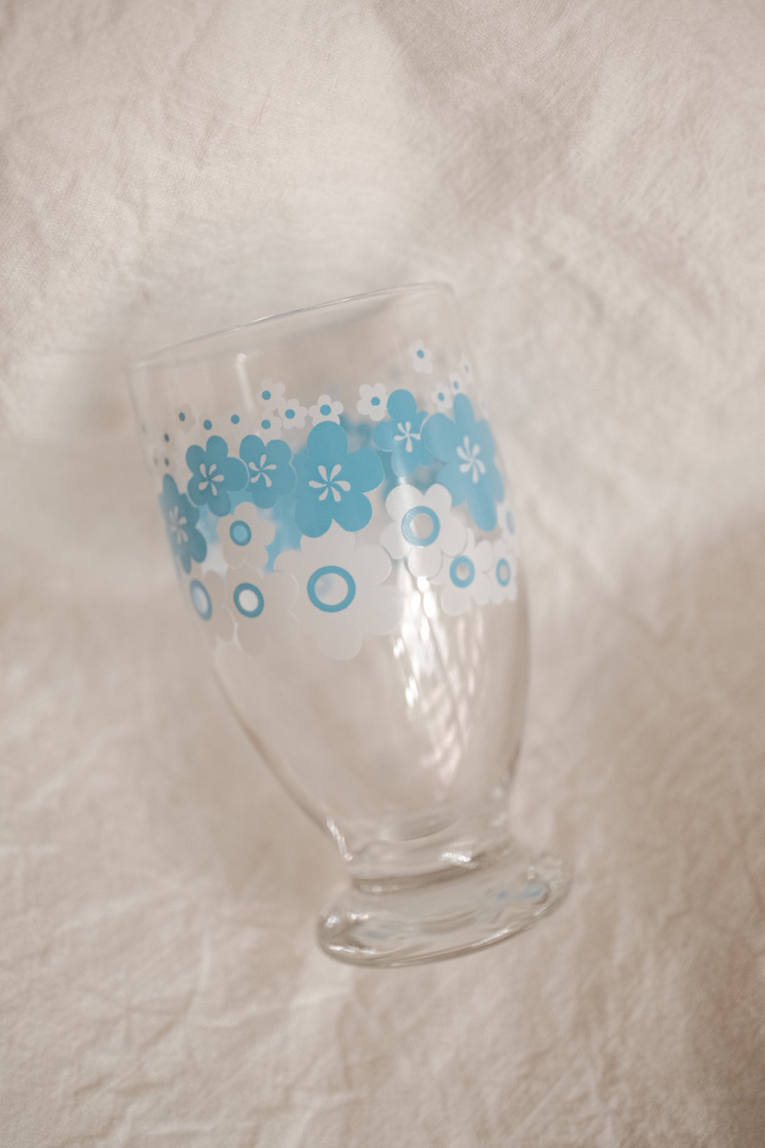 Aderia Glass Pedestal Cups - Blue Flower