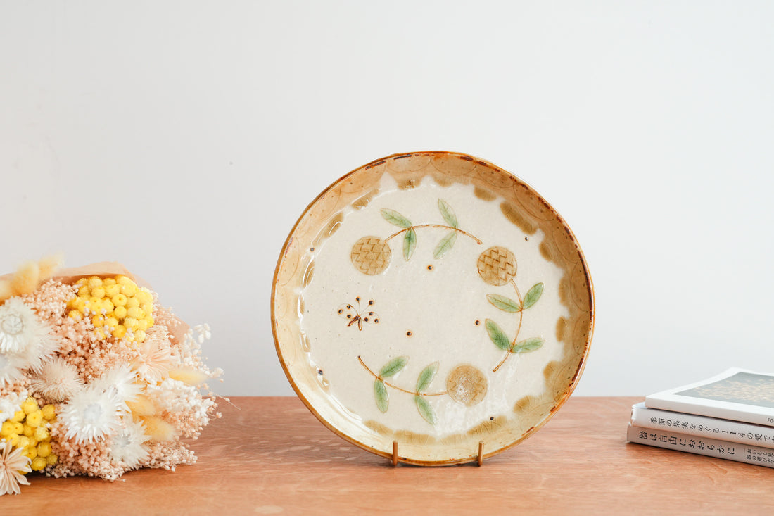 Minako Takizawa 滝沢三奈子 Medium Yellow Flower Plate MW02