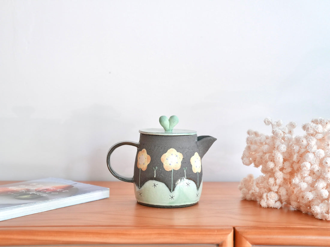 Akemi Nakamura 中村明美 Coffee Filter with Jug AN14