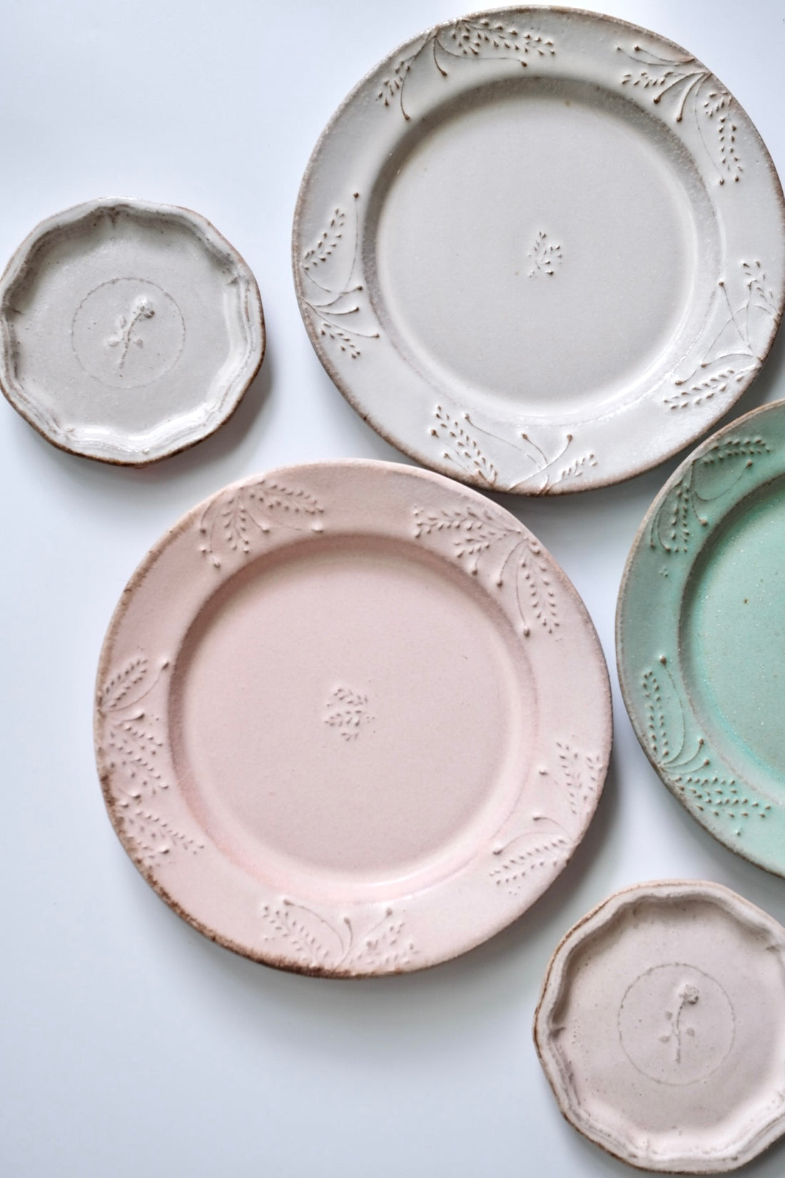 Satomi Motohashi 本橋里美 Round Plate SM06