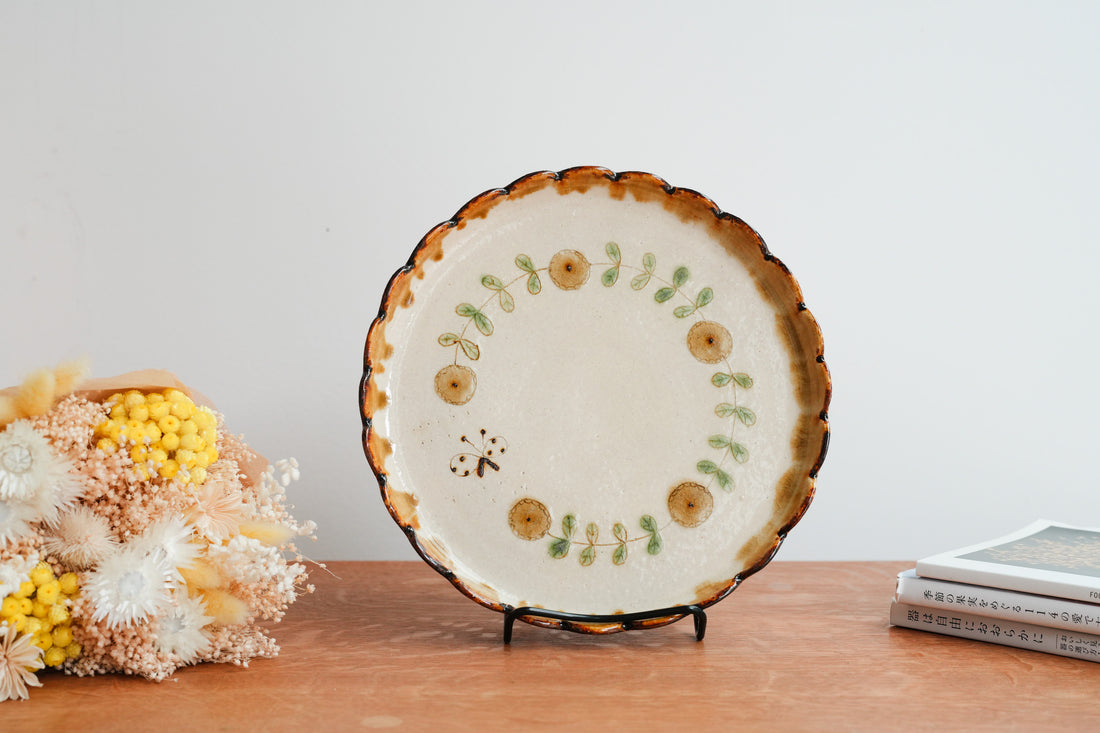 Minako Takizawa 滝沢三奈子 Large pedestal Plate MW04