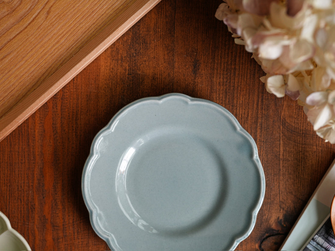 Atelier Gyuusha Small Floral Shape Round Plate