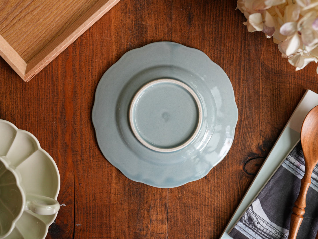 Atelier Gyuusha Small Floral Shape Round Plate