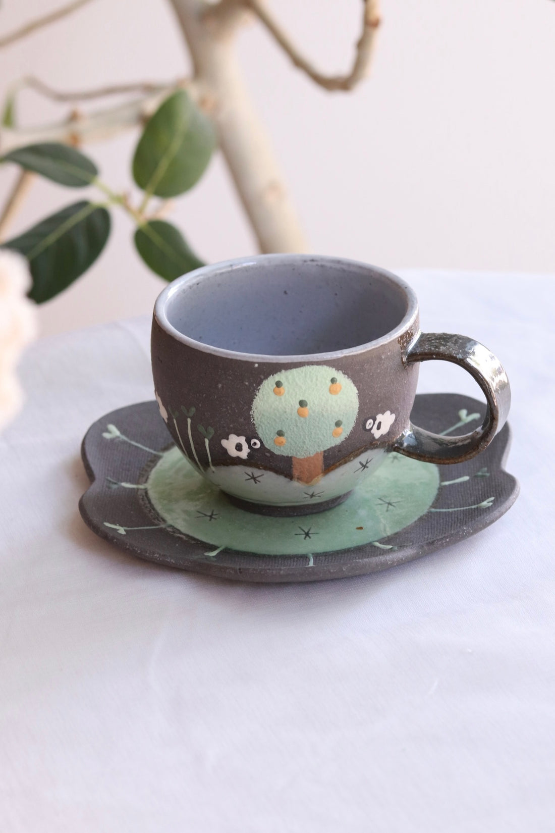 Akemi Nakamura 中村明美 Flower Round Mug with Saucer AN05