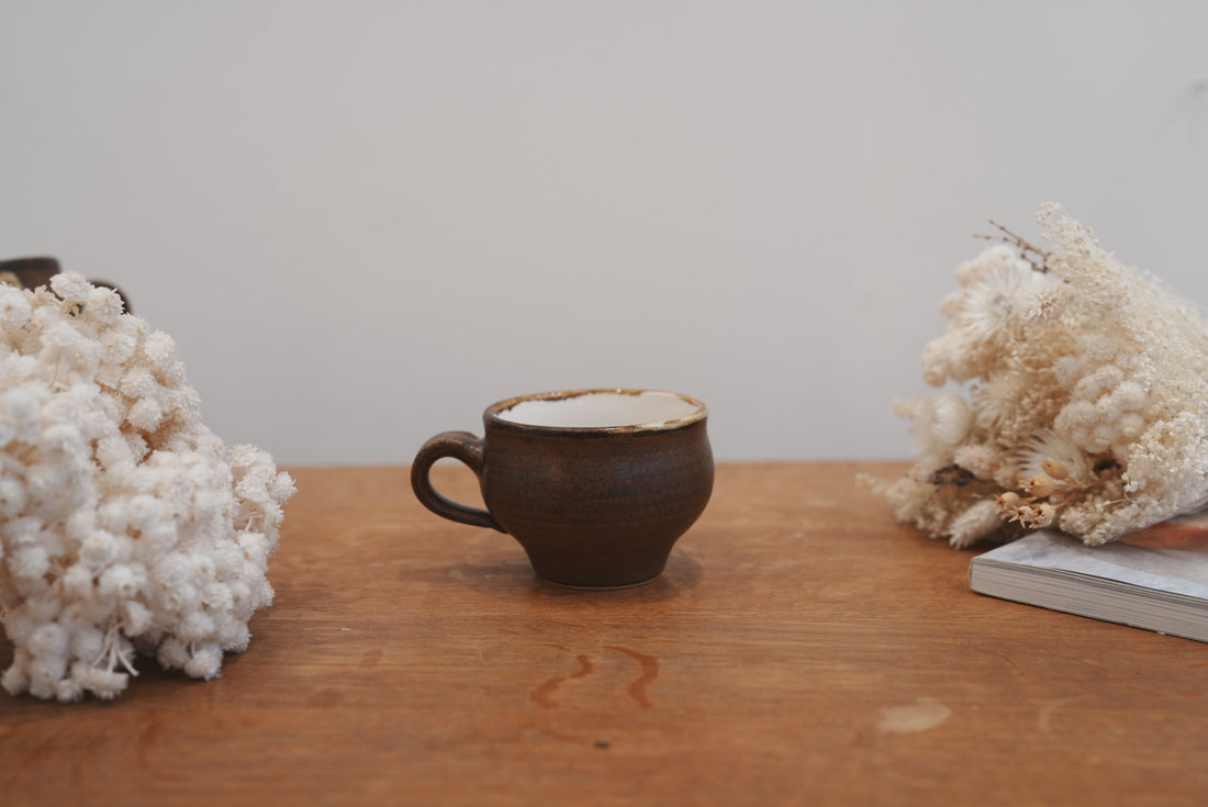 Tomoko Kubo コンガリ舍 Brown Mug TK02