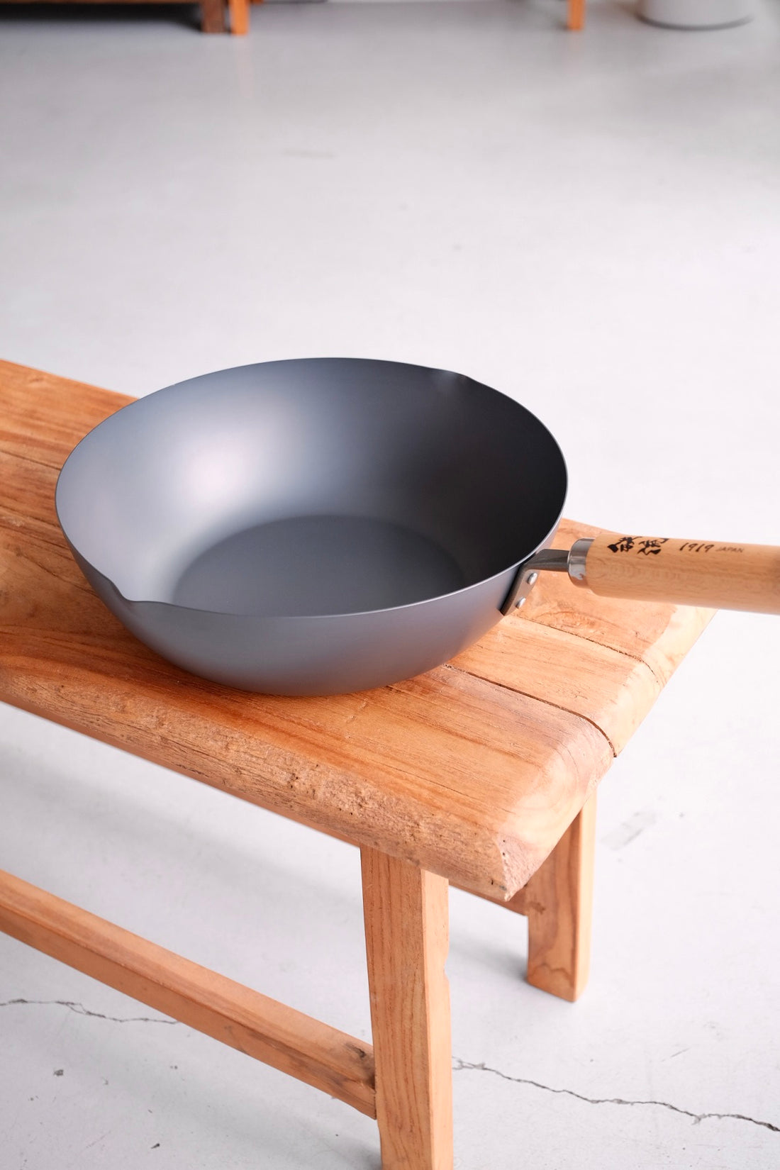 Summit Nitrided Flat Bottom Iron Wok 28cm