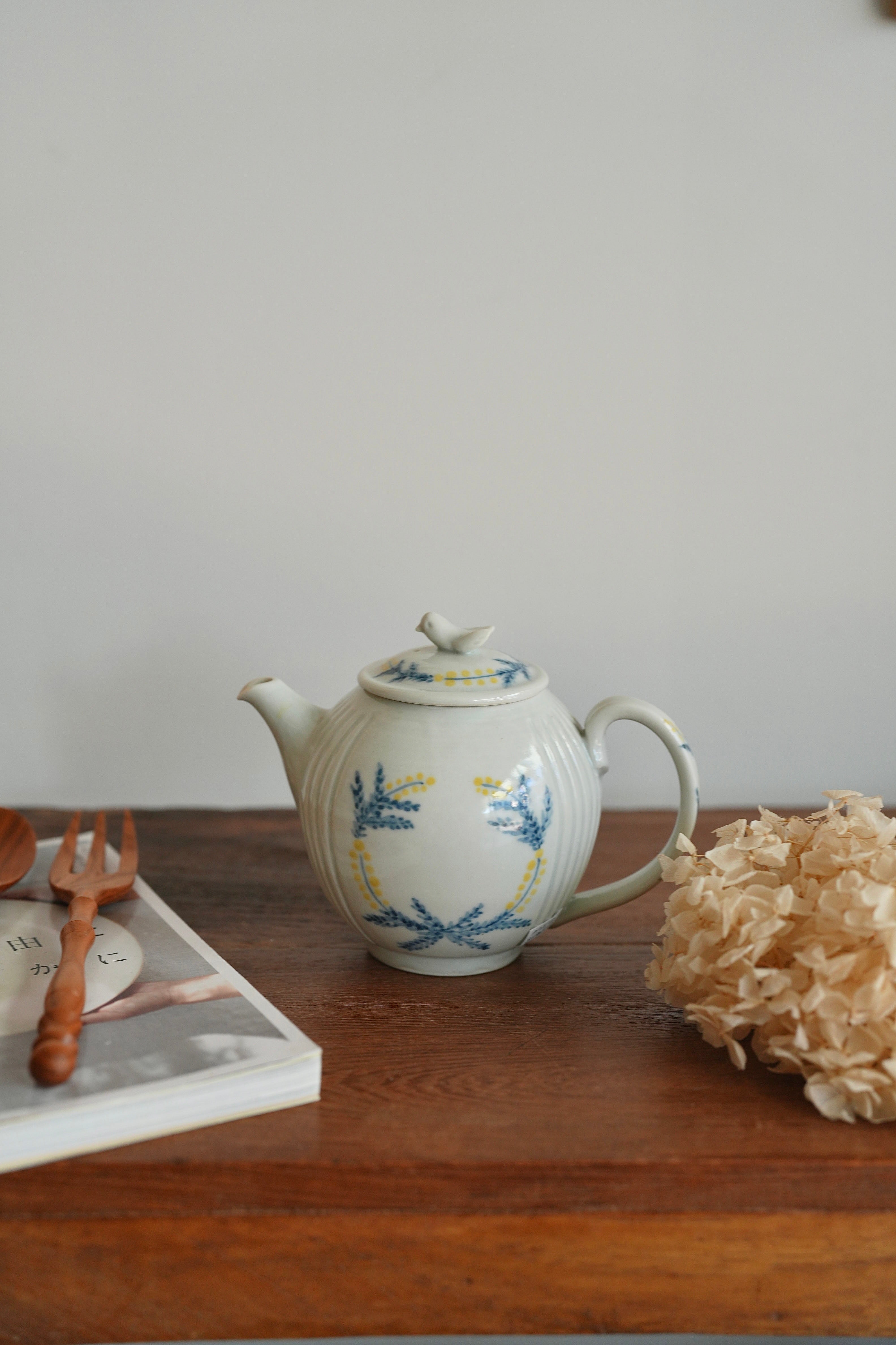 Maya Inamura 稲村真耶 Mimosa Teapot MI11 – Yochi Cups