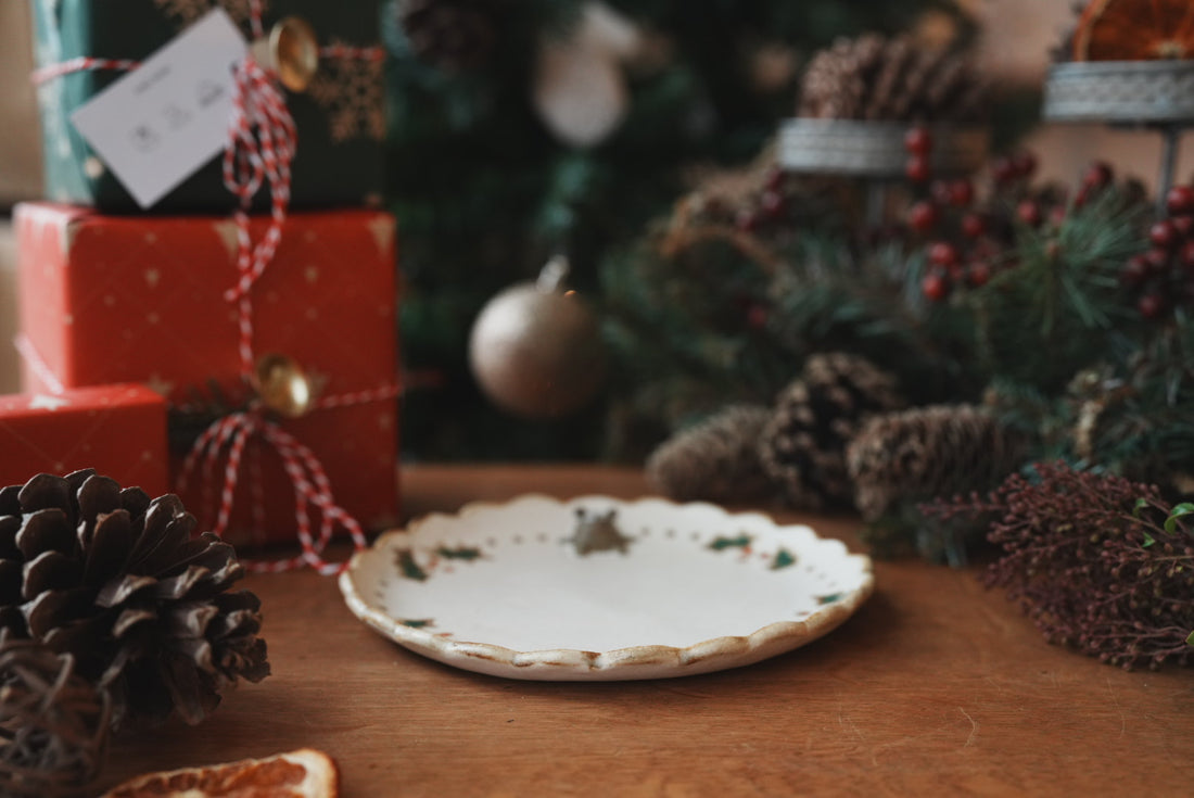 Naori Wagatsuma 我妻なおり - Christmas Round Plate NW04