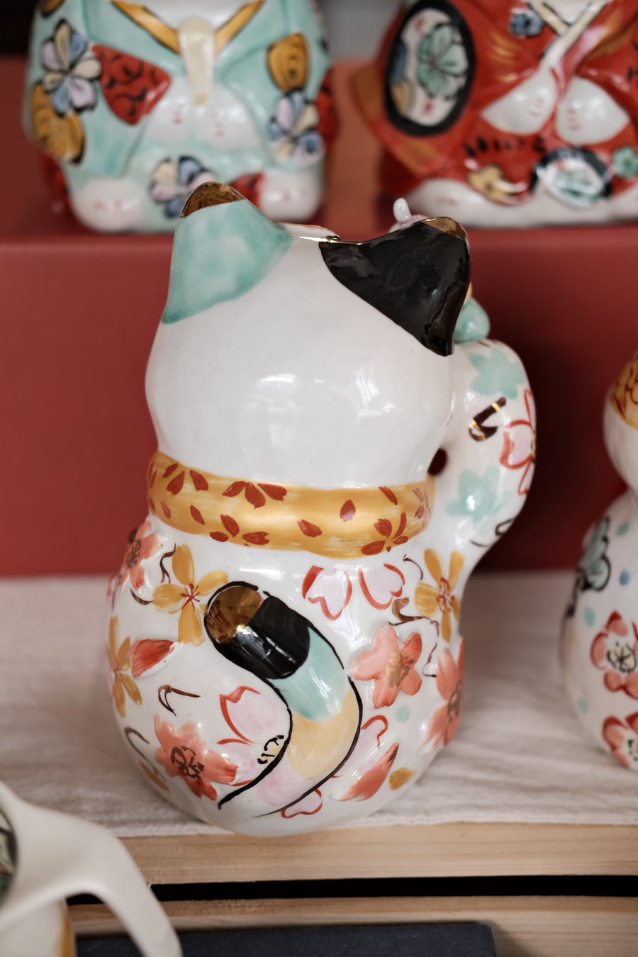 Yudachigama Hand-painted Lucky Cat with Mochi Decoration