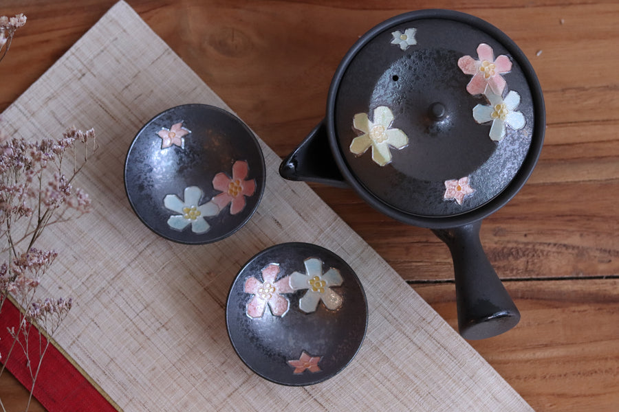 Arita Porcelain Flower Luster Teapot + 2 Teacups Set