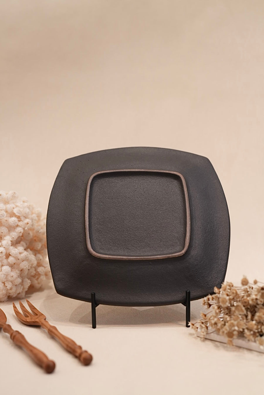 Kei Mitsumochi ミツ持啓 24cm Square Plate - Black Flower KM22