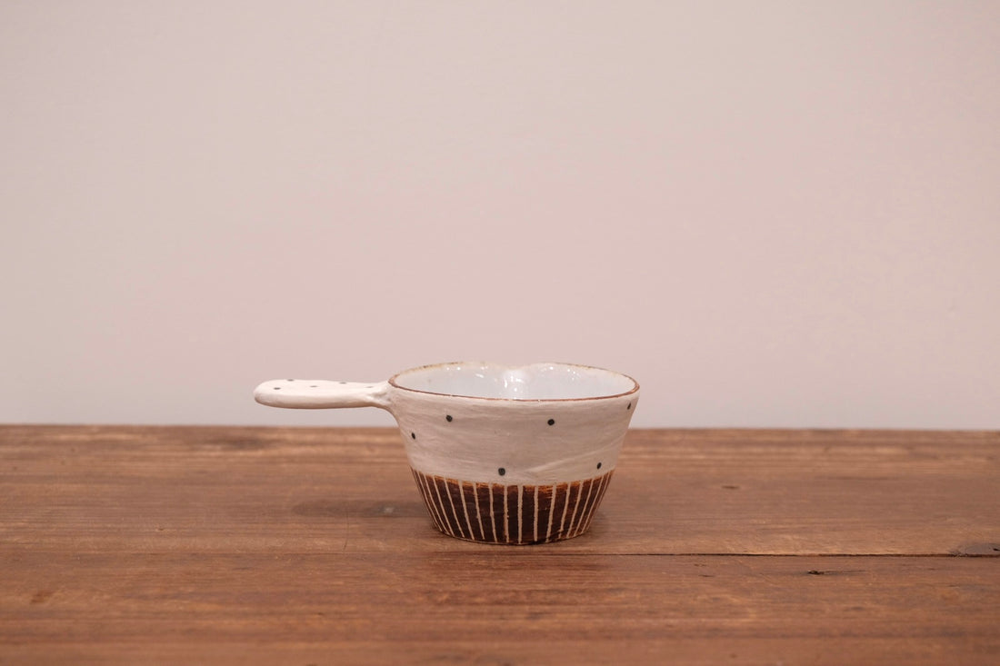 Emishi Kobo 池田匡優&美弥子 - Small Bowl with Handle and Spout EK23