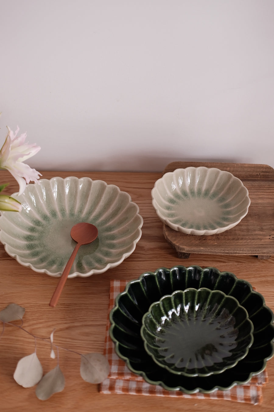 Japanese Chrysanthemum Shape Oval Serving Bowl