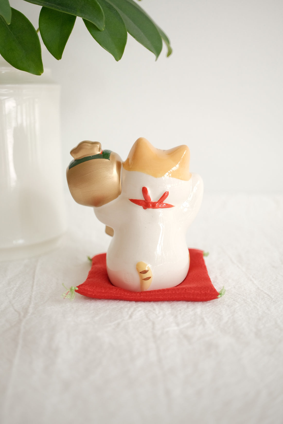 薬師窯 Maneki Neko Lucky Cat Ornament - Fortune Mallet