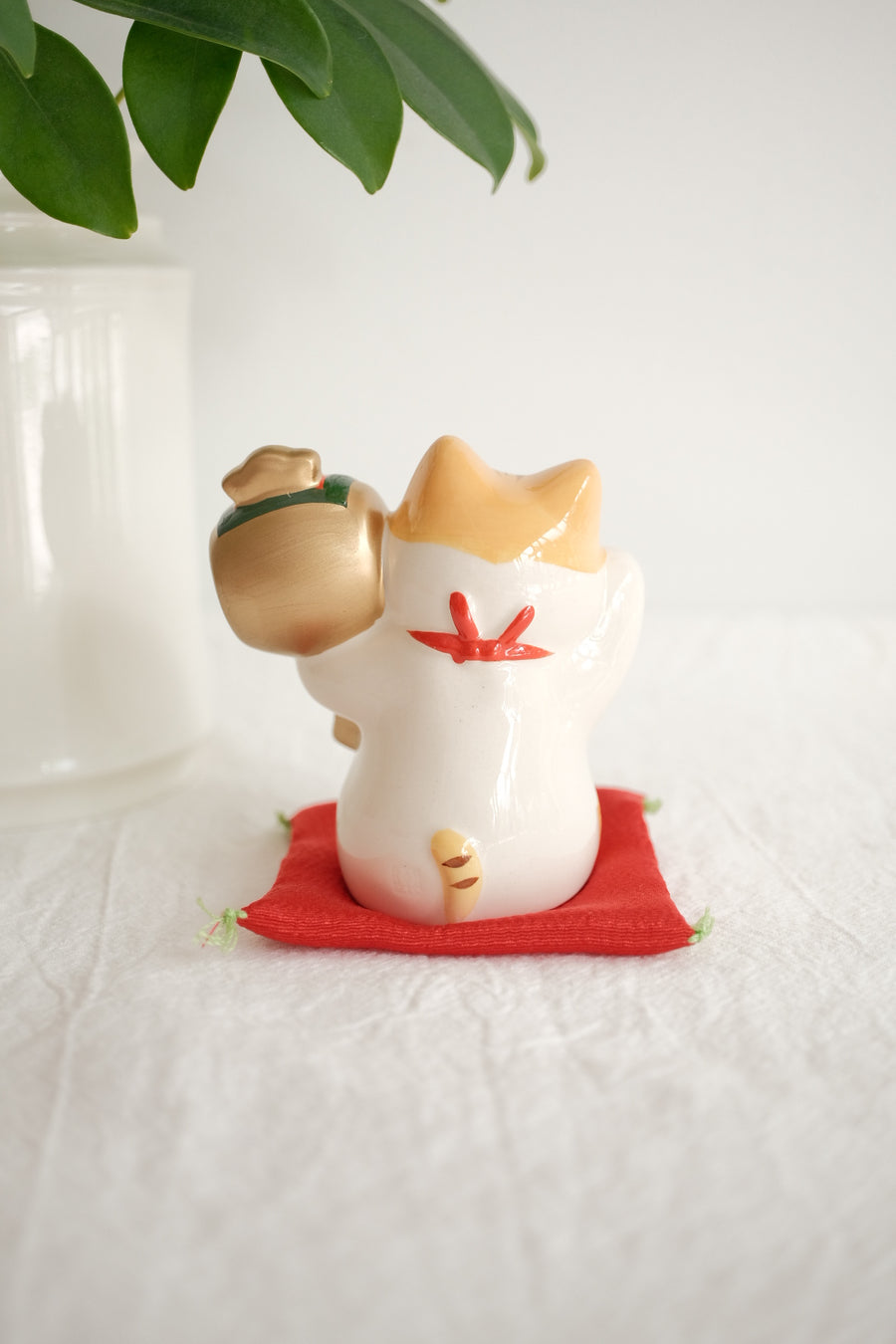 薬師窯 Maneki Neko Lucky Cat Ornament - Fortune Mallet