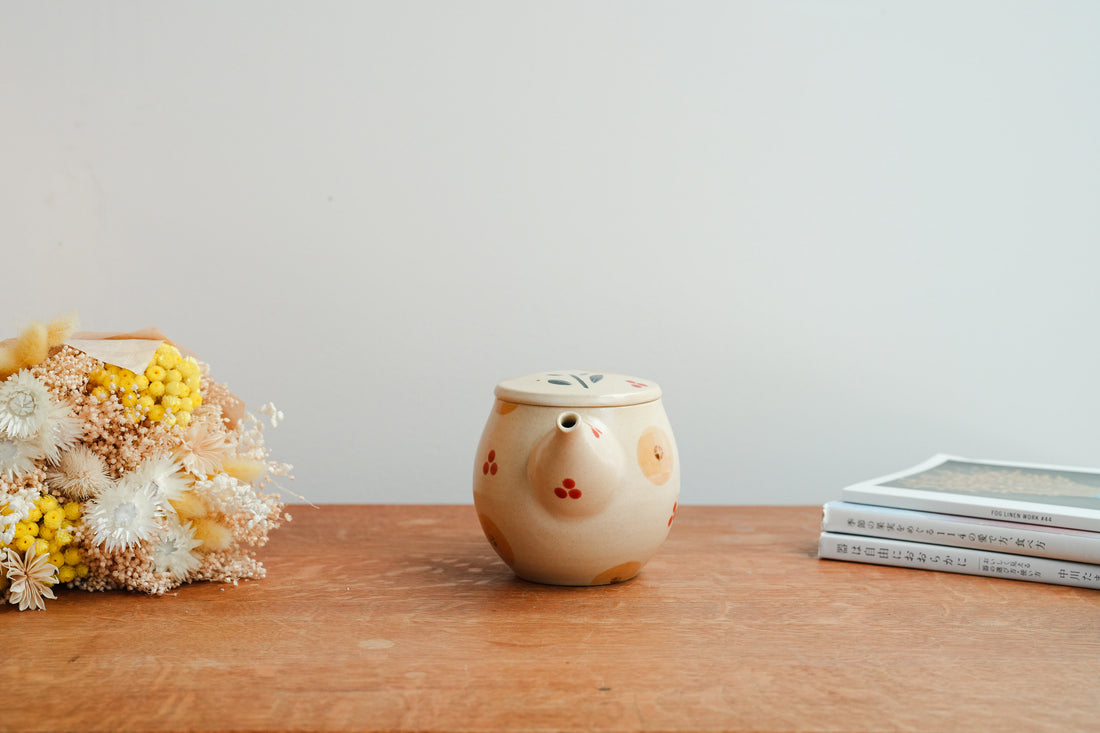 Kumiko Ishikawa 石川久美子 Teapot KI06