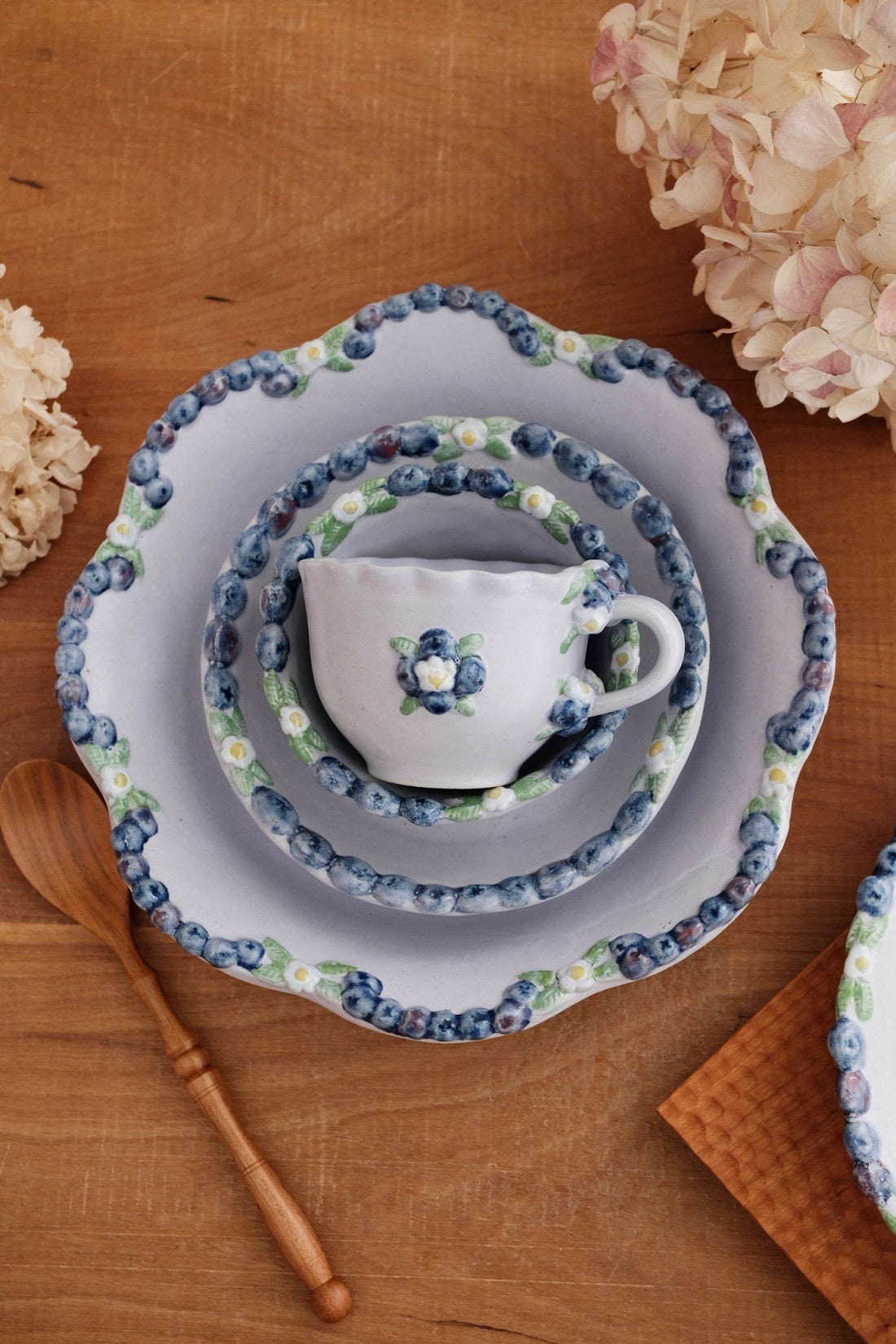 Aiko Miura 三浦愛子 Blue Berry Flower Edge Deep Plate AM01