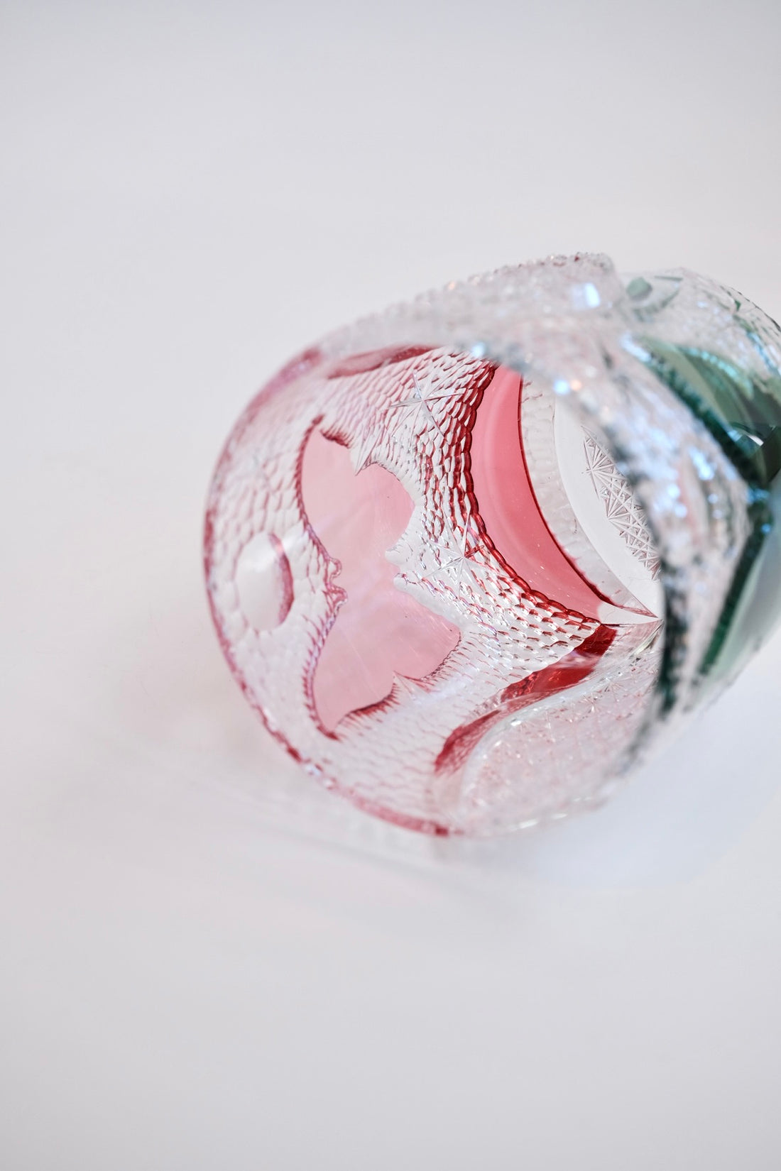 Edo Kiriko Whisky Glass Rock Glass "Butterfly" Green/Red by Junichi Nabetani, Master of traditional crafts