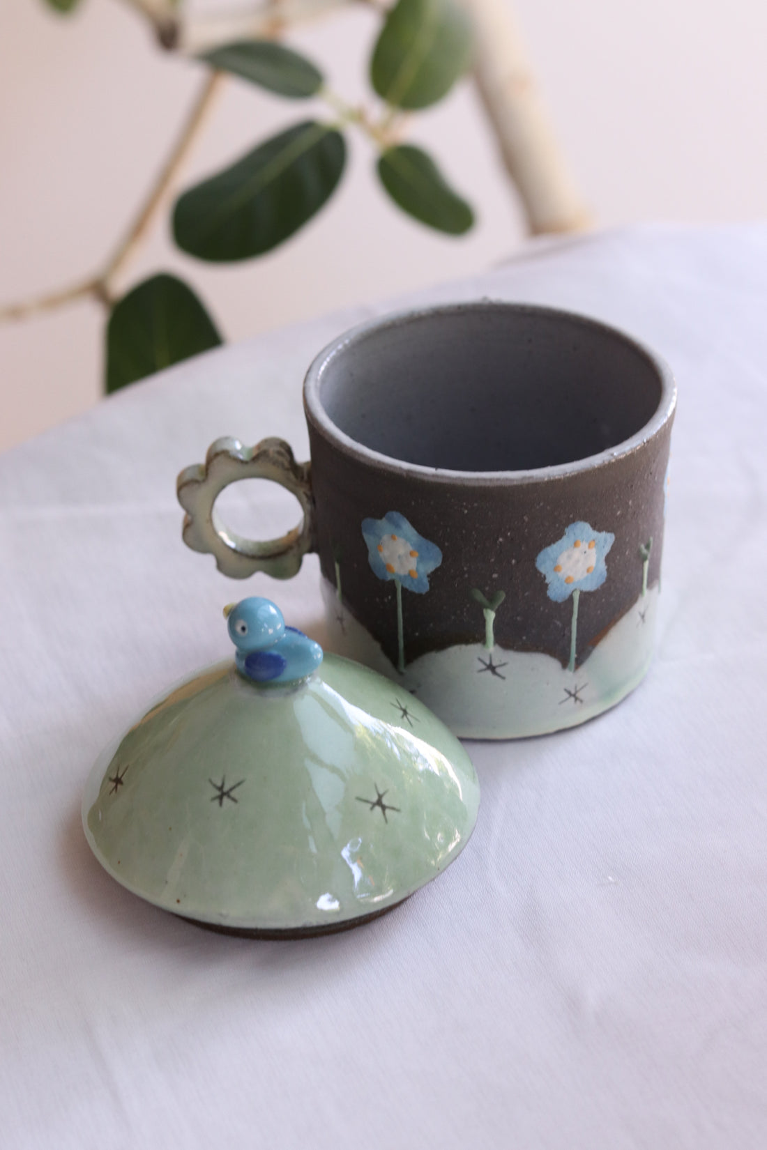 Akemi Nakamura 中村明美 Mug with Lid AN02