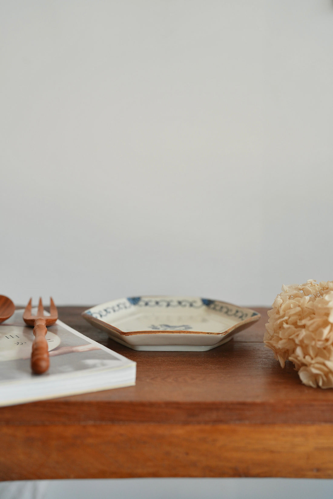 Shinko Nakanishi 中西申幸 Bird Hexagonal Plate SN08