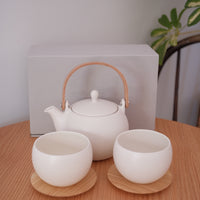 SALIU YUI Teapot Set 600ml - 5 Piece Gift Set (Teapot, Large Cup, Tea Tray) White