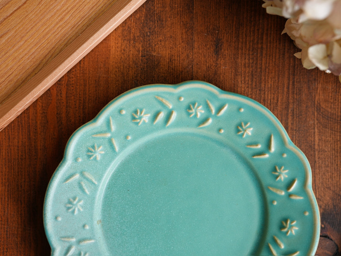 Atelier Gyuusha Medium Floral Shape Round Plate