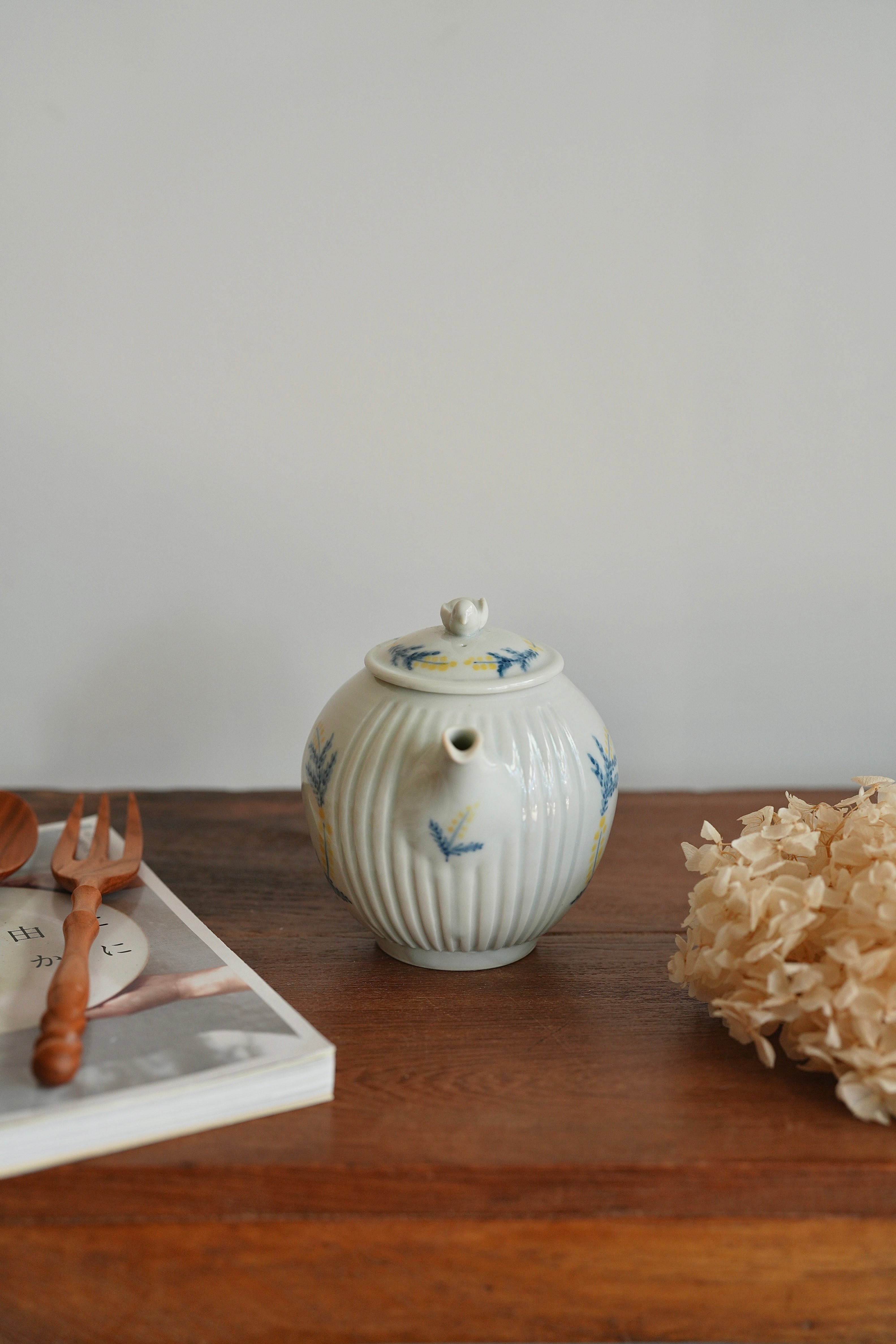 Maya Inamura 稲村真耶 Mimosa Teapot MI11 – Yochi Cups