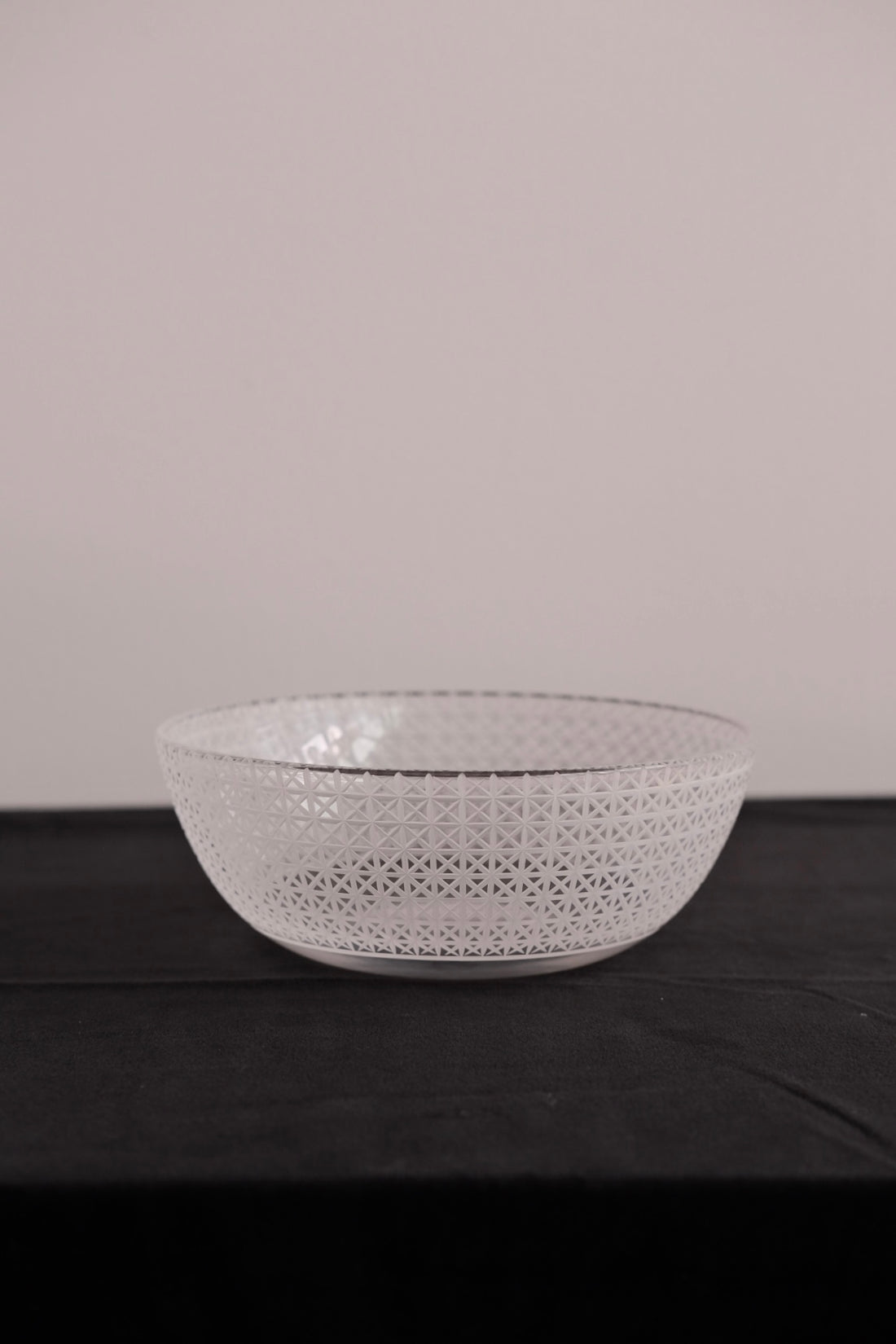 Miki Yamaguchi 山口未来 Kiriko Glass Medium Bowl Leaf