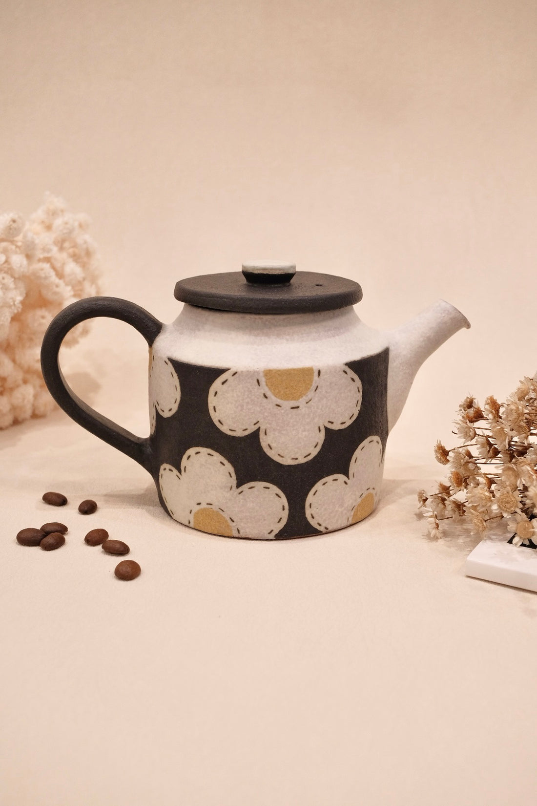 Kei Mitsumochi ミツ持啓 Flower Teapot - Black KM78