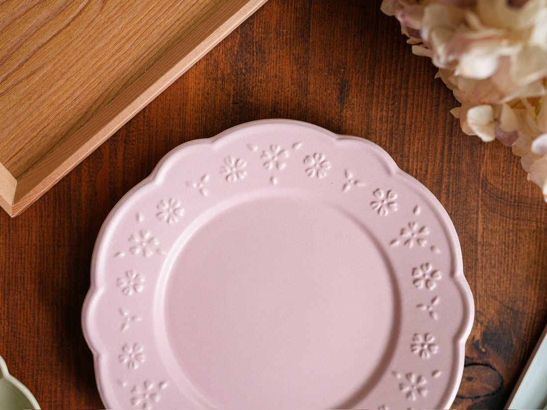 Atelier Gyuusha Medium Floral Shape Round Plate