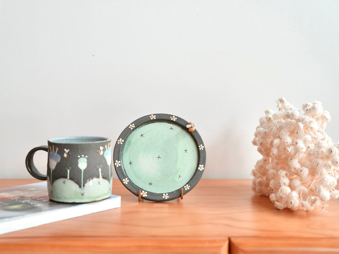 Akemi Nakamura 中村明美 Flower Straight Mug with Saucer AN08