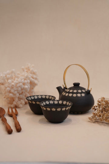 Kei Mitsumochi ミツ持啓 Floral Tea Set - Black KM72