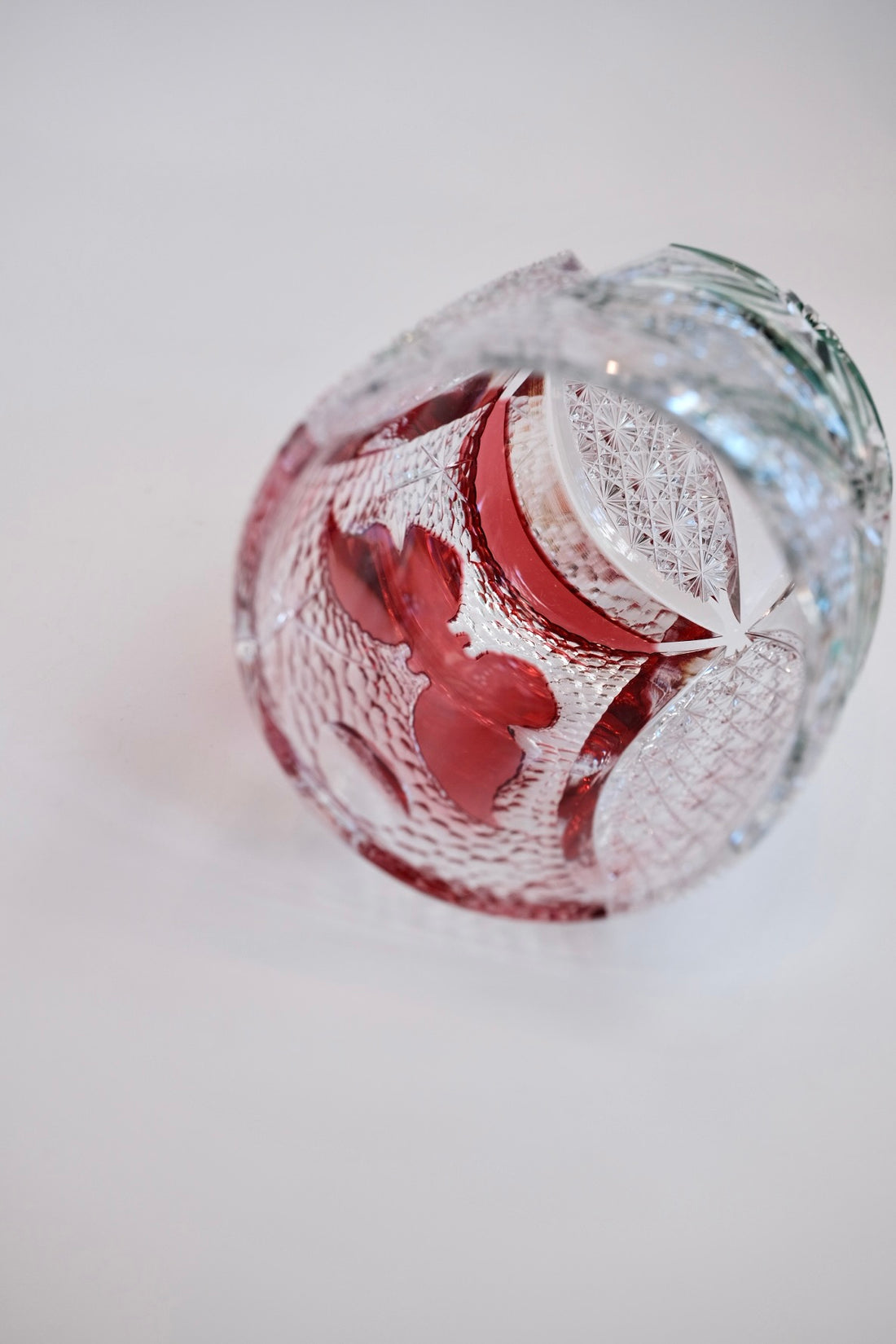 Edo Kiriko Whisky Glass Rock Glass "Buttfly with Flower" Green/Red by Junichi Nabetani, Master of traditional crafts