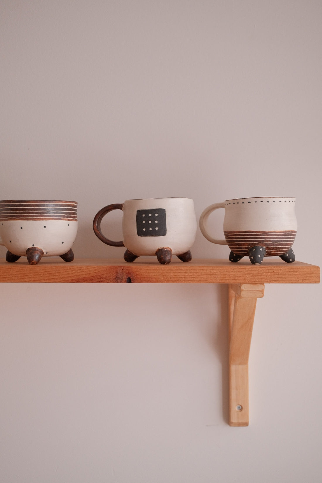 Emishi Kobo 池田匡優&美弥子 - Mug with Stand EK15