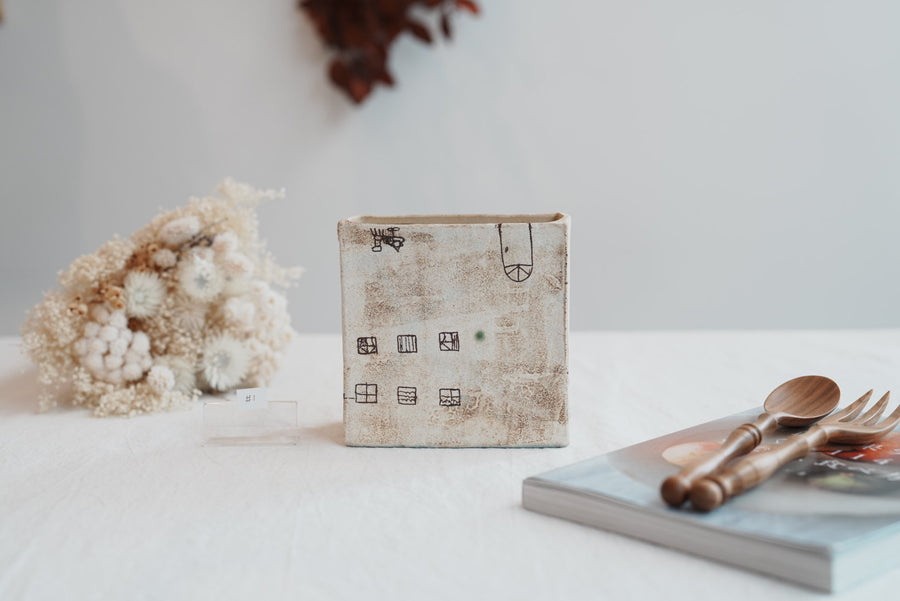 Akemi Suzuki 鈴木明美 - White Wall Collection Clock AS23
