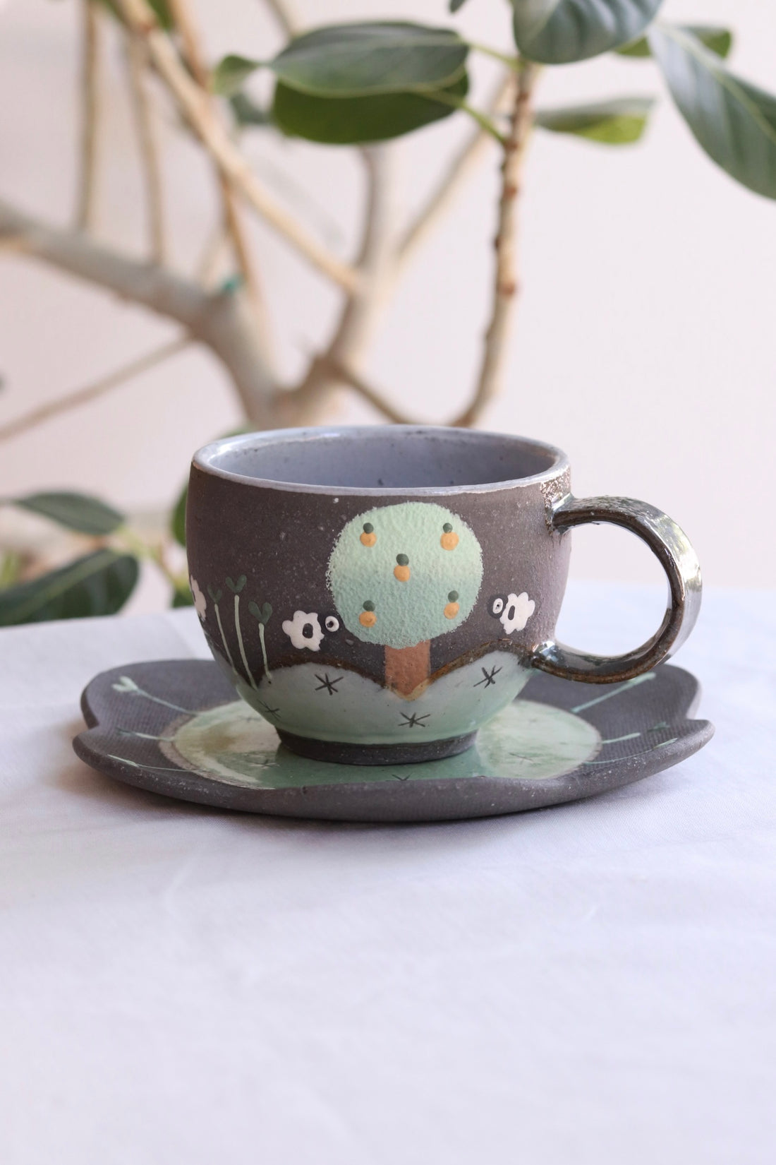 Akemi Nakamura 中村明美 Flower Round Mug with Saucer AN05