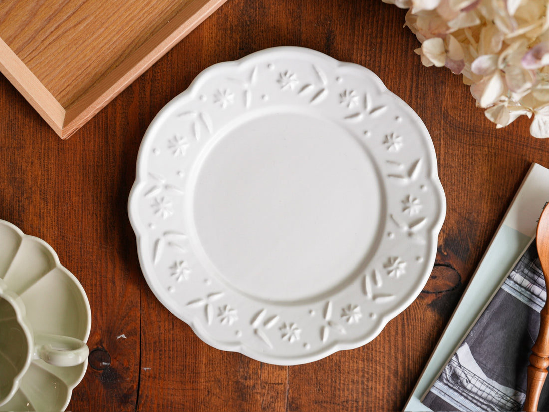 Atelier Gyuusha Medium Floral Shape Round Plate