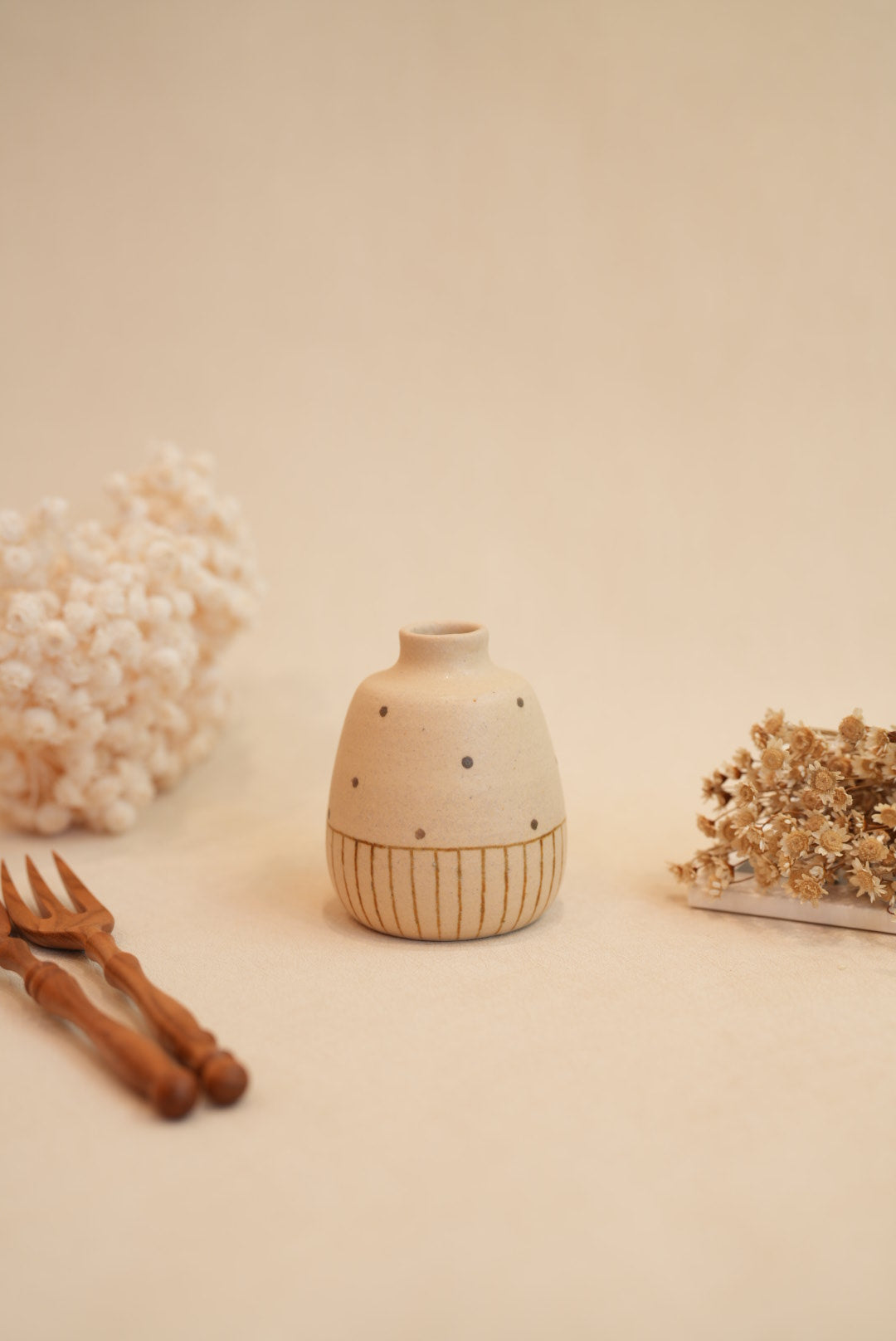 Chiho Yoshida 穗屋工房- Round Shaped Vase CY01