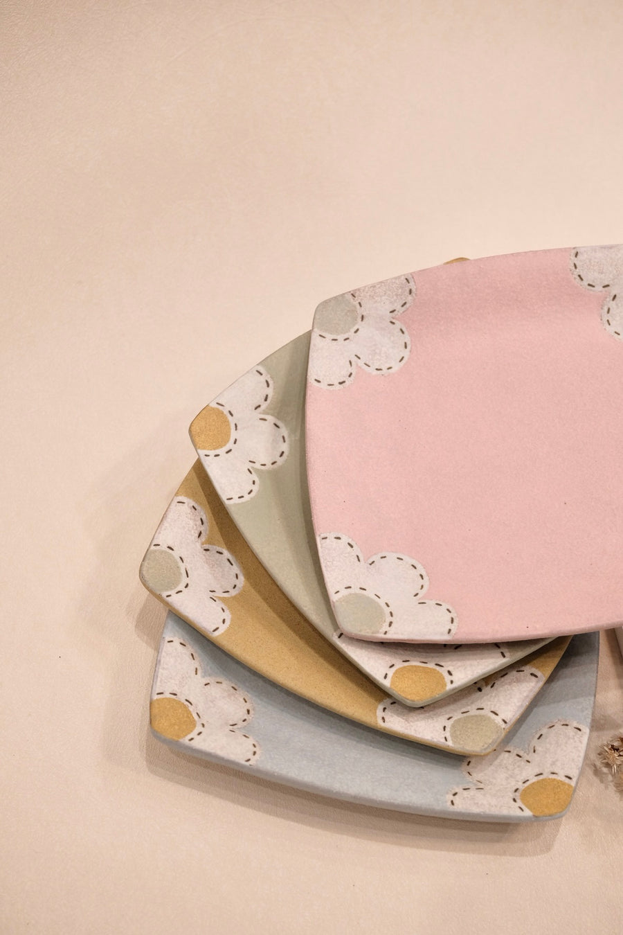 Kei Mitsumochi ミツ持啓 17cm Square Plate - Pink Flower KM28