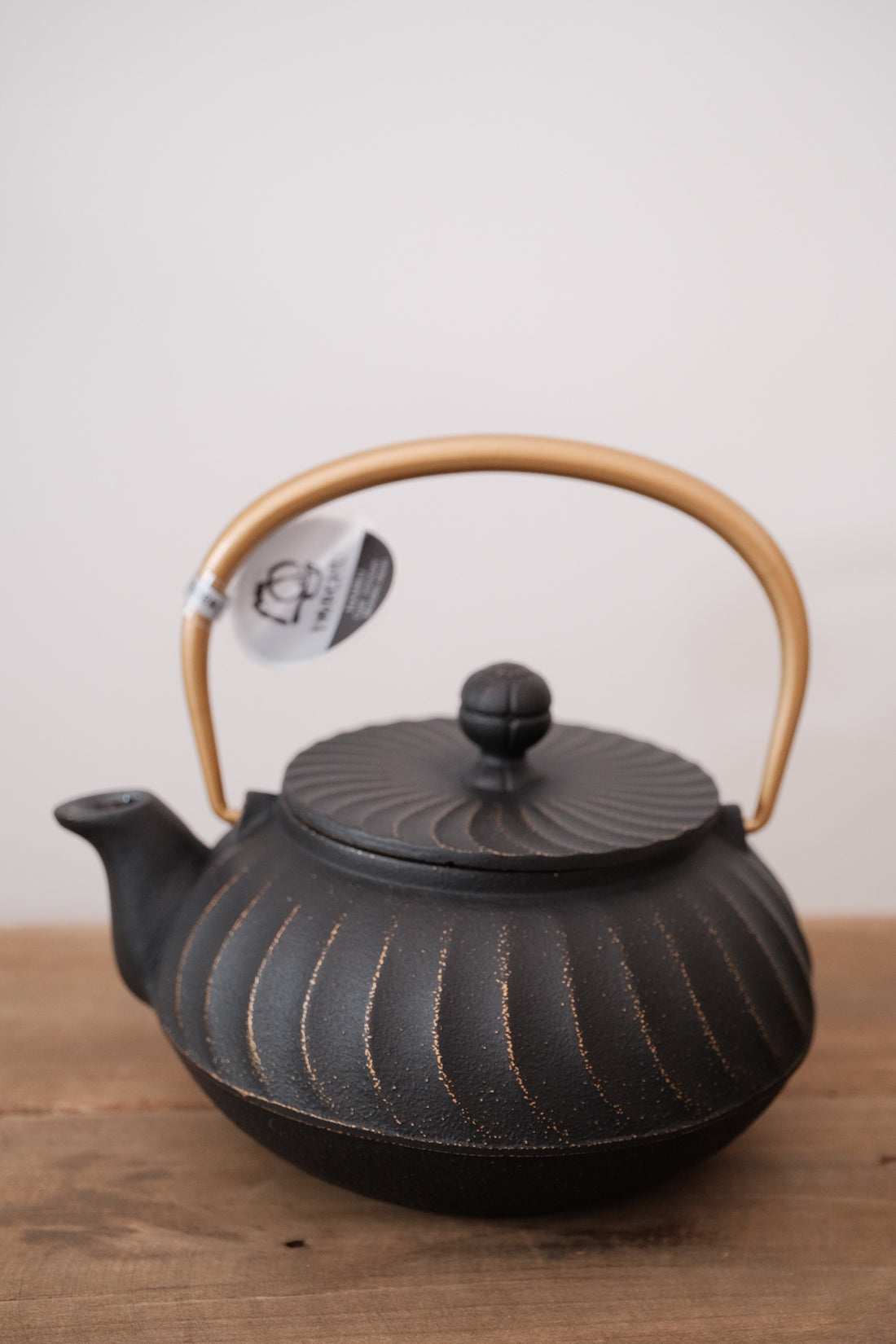 IWACHU Iron Kyusu Teapot Wave Pattern - Black