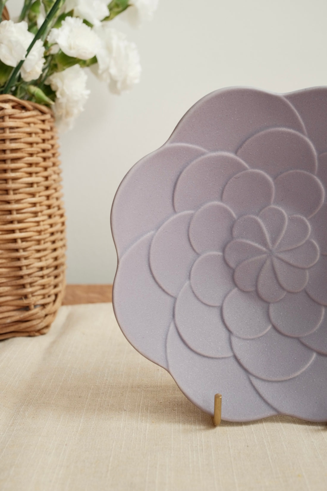 Mashiko Pottery Yoshizawa Purple Flower Plate