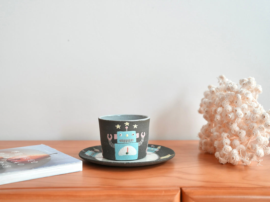 Akemi Nakamura 中村明美 Animal Mug with Saucer AN09