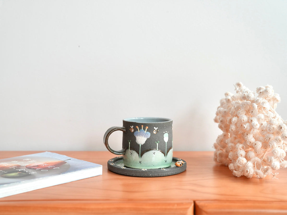 Akemi Nakamura 中村明美 Flower Straight Mug with Saucer AN08