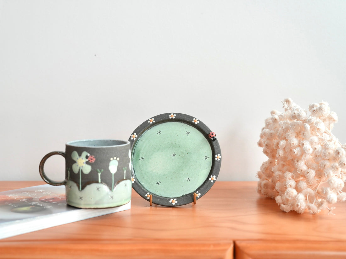 Akemi Nakamura 中村明美 Flower Straight Mug with Saucer AN08