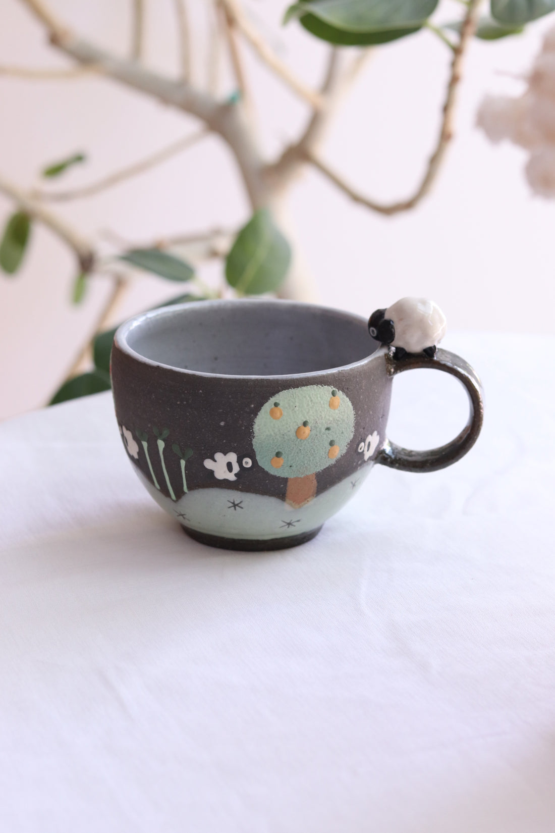 Akemi Nakamura 中村明美 Mug with Animal Deco Handle AN04